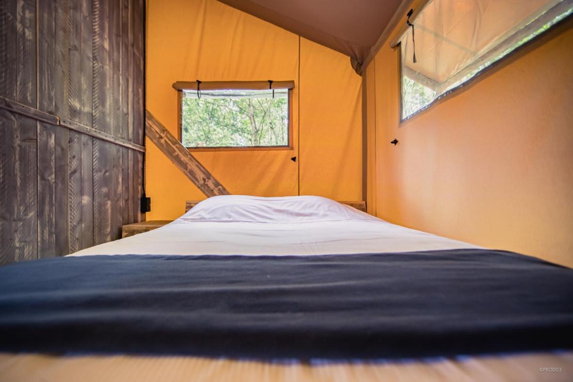 Tente Lodge Jacuzzi Privatif En Pleine Nature Thiel-sur-Acolin ภายนอก รูปภาพ