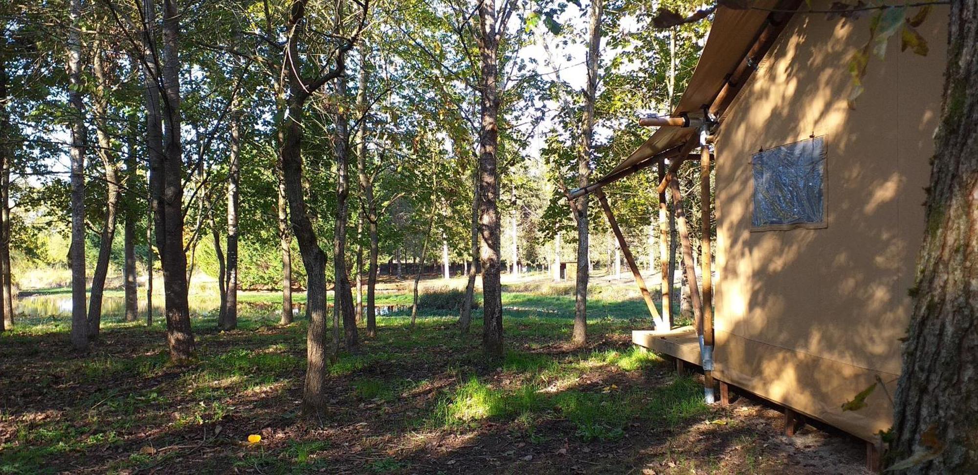 Tente Lodge Jacuzzi Privatif En Pleine Nature Thiel-sur-Acolin ภายนอก รูปภาพ