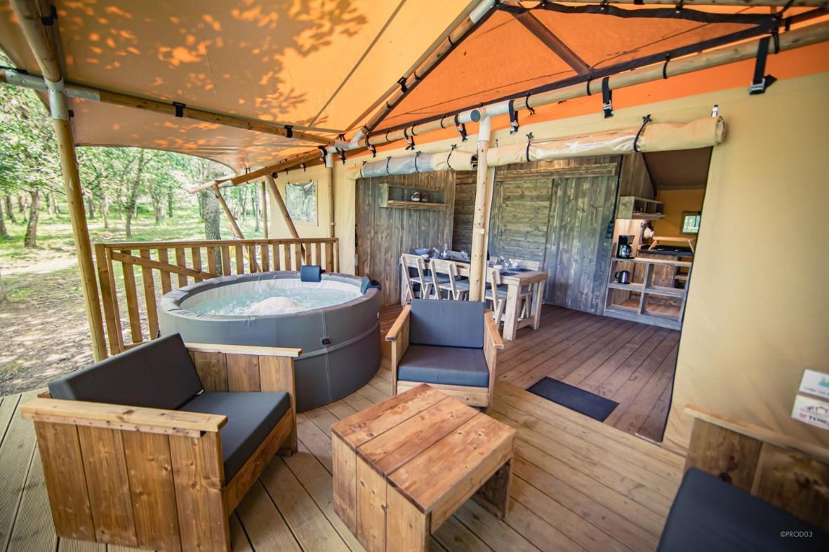 Tente Lodge Jacuzzi Privatif En Pleine Nature Thiel-sur-Acolin ภายนอก รูปภาพ